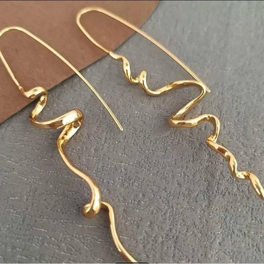 Gold Wavy Drop Earrings - Unbranded
